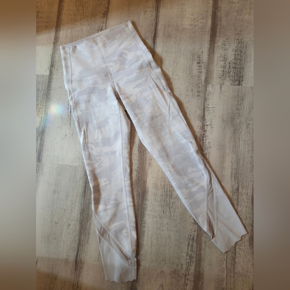 Lululemon Light Gray Wunder Under Cropped High-Rise Leggings W/ Ankle Detail - Picture 7 of 12